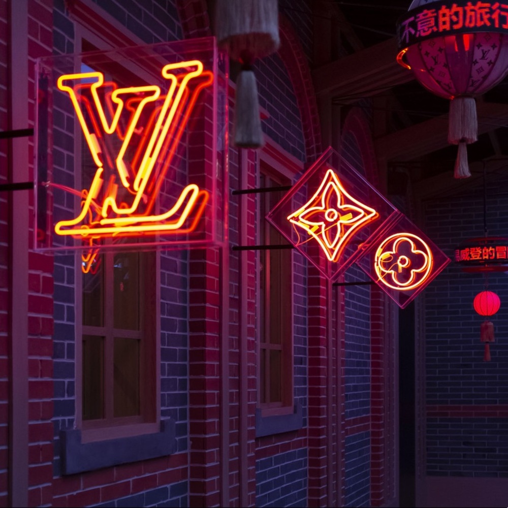 Meet your Posher, Carlyle